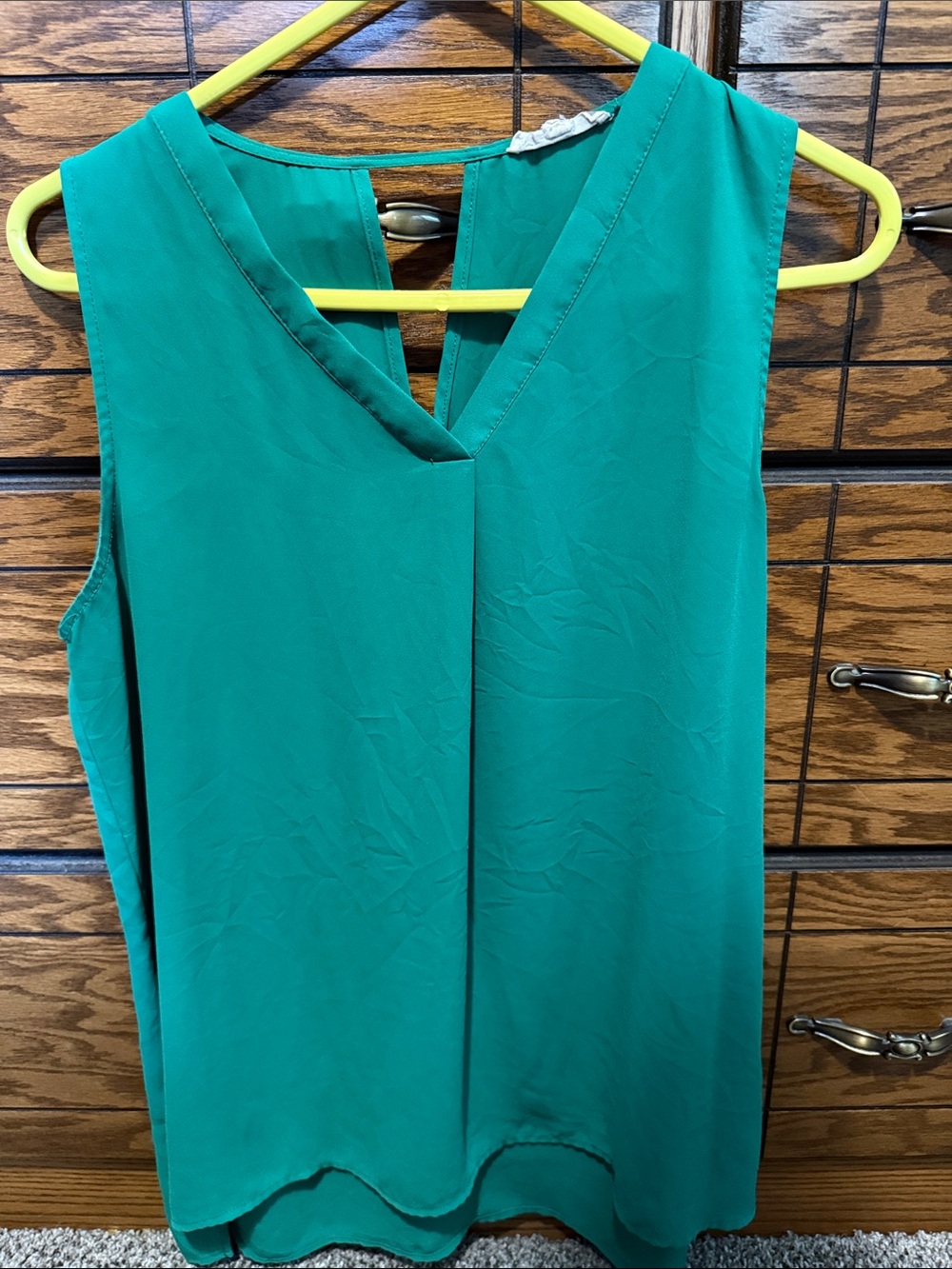 Women's Sleeveless V-Neck Camisole in Teal
